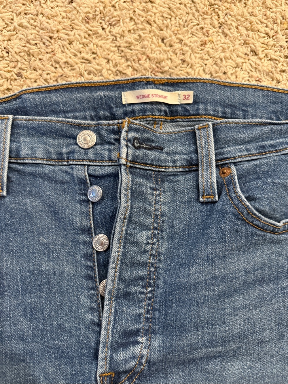 Levi’s Wedgie Straight Women's Jeans - Size 32